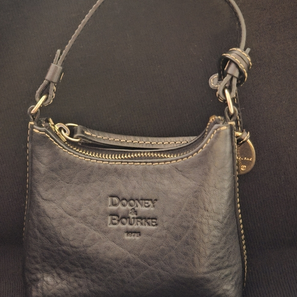 Dooney & Bourke Black Leather Shoulder Bag - Picture 4 of 6